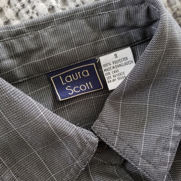 Keeping it Business Button Up - Picture 4 of 5